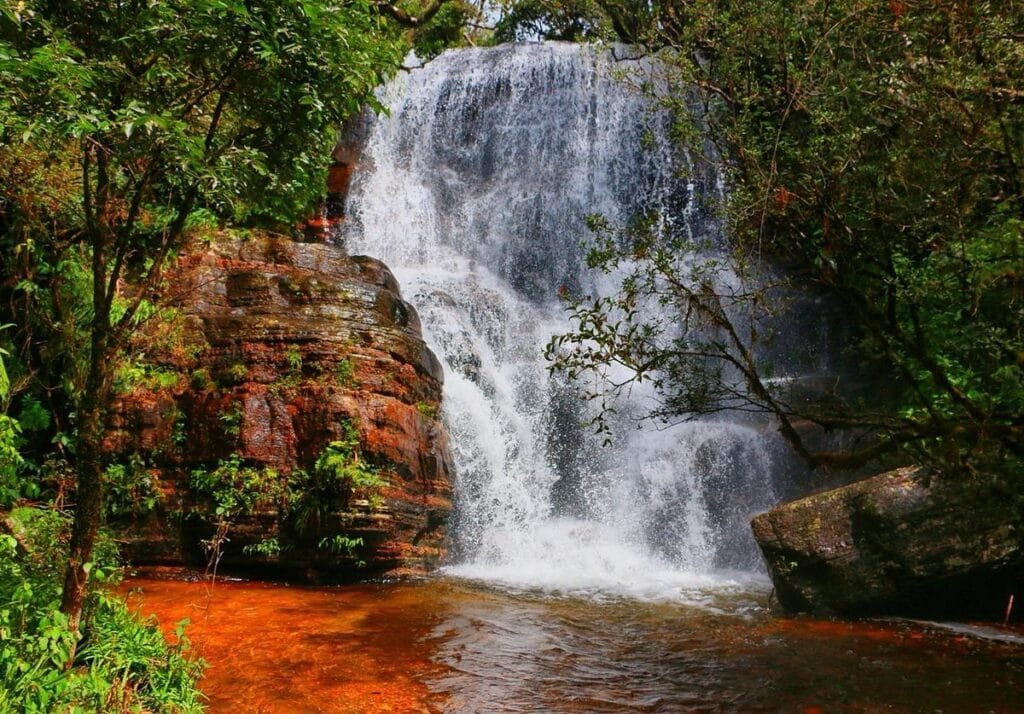 Lovers's Leap Waterfall - Nuwara Eliya